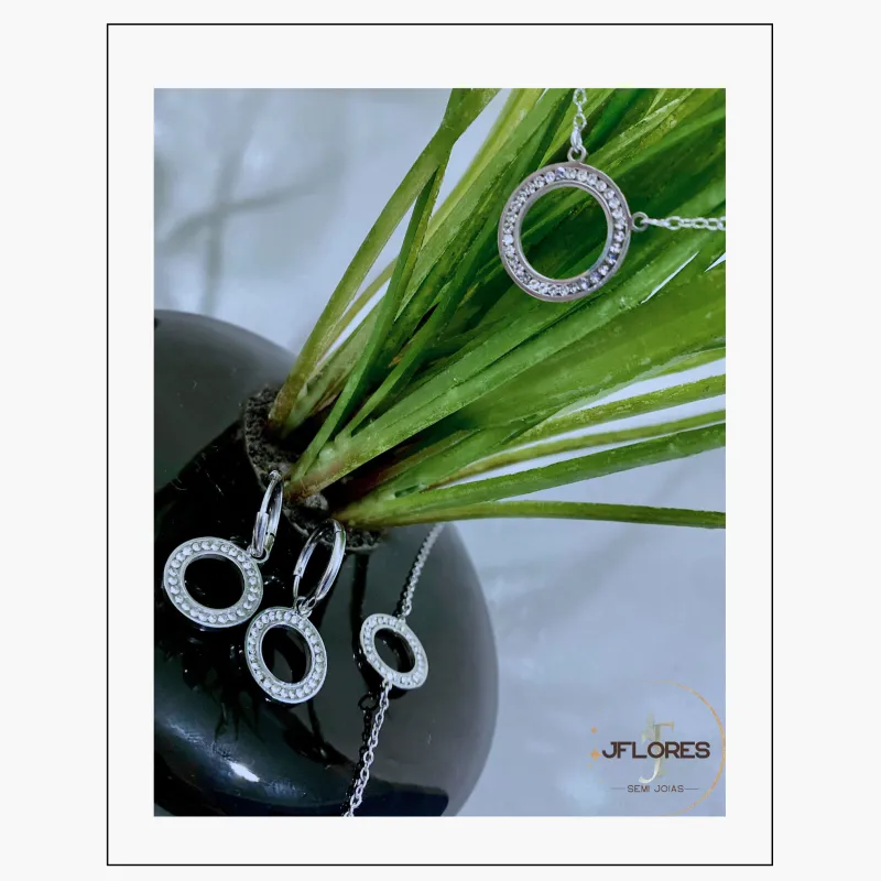 Imagem da campanha Brilhe com Estilo: Concorra a Esse Conjunto Maravilhoso!