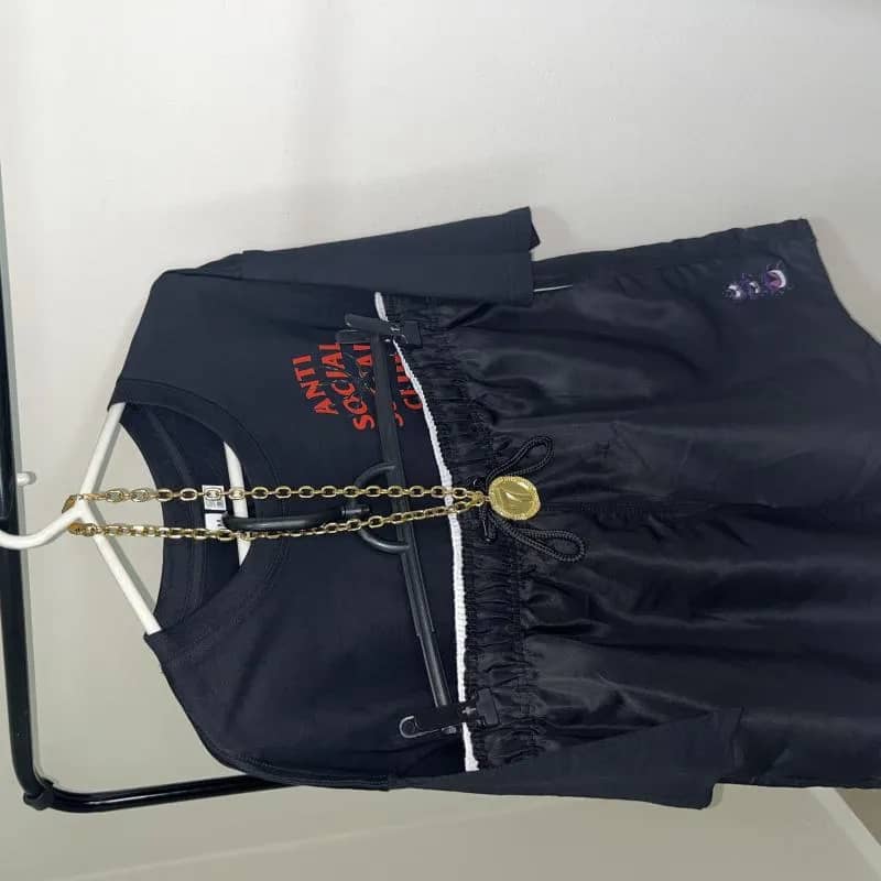 Imagem da campanha KIT CORTA VENTO +  CAMISETA ANTI SOCIAL CLUB + SHORTS + CORRENTE ou R$200,00 PRA GASTAR NA LOJA