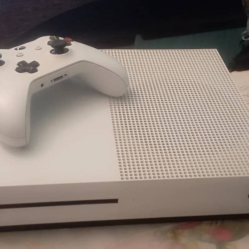 Imagem da campanha Xbox One S