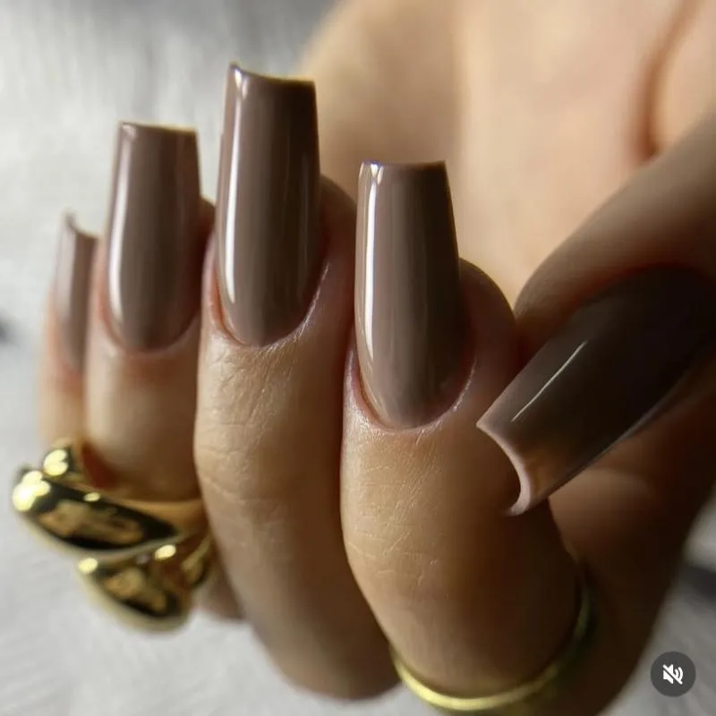 Imagem da campanha A beleza das suas unhas garantida por 4 meses.