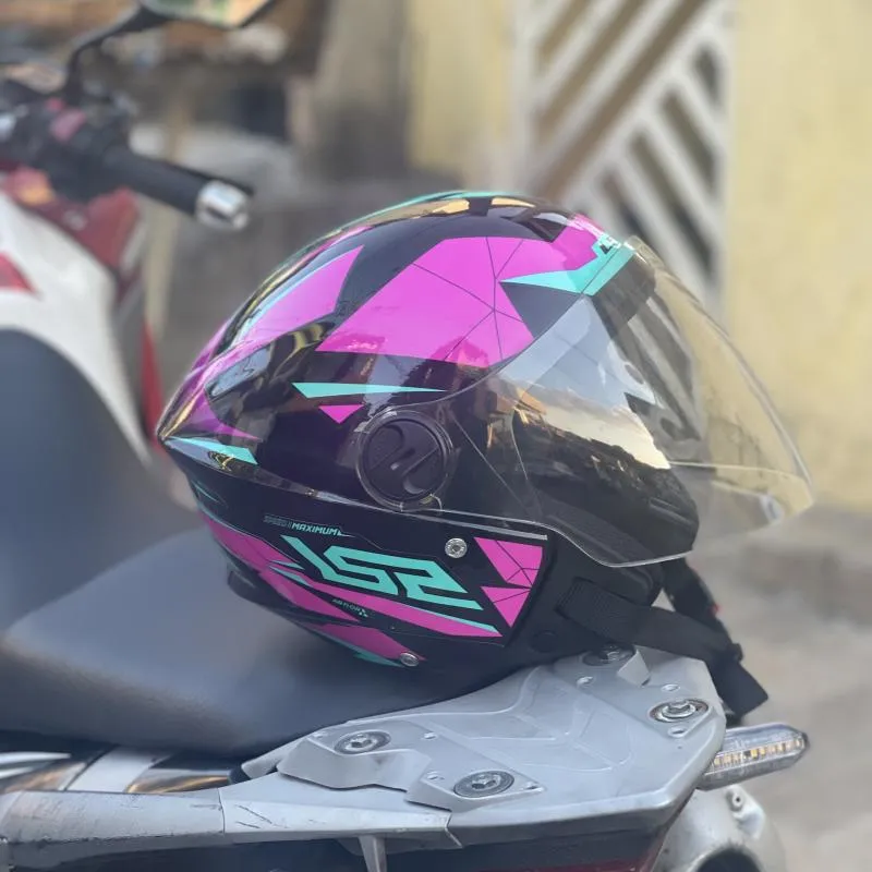 Imagem da campanha Capacet ls2