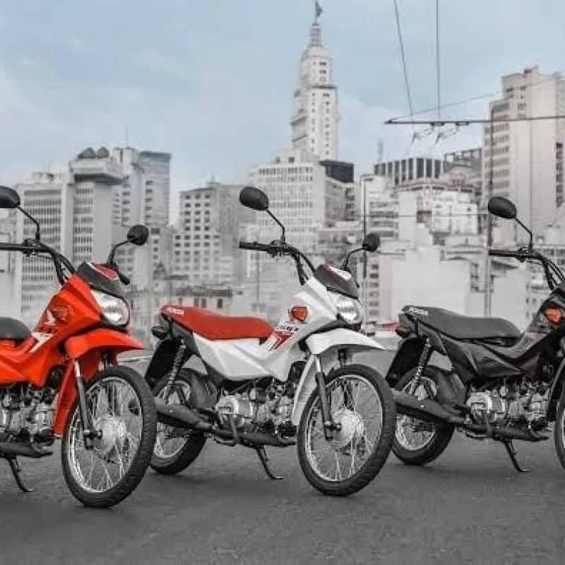 Imagem da campanha Pop 110 e 2 iPhone 15