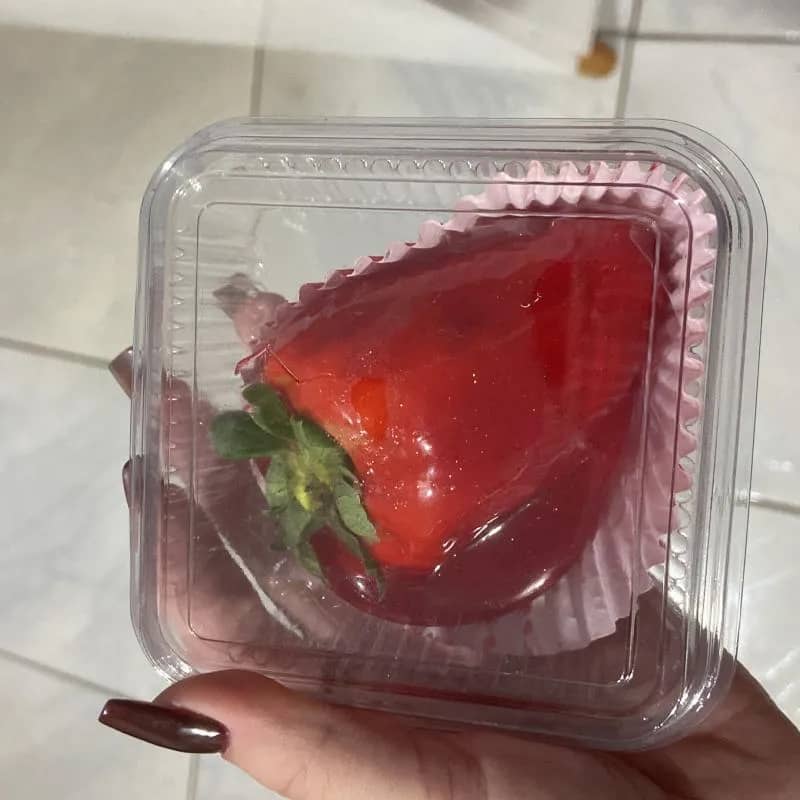 Imagem da campanha Morango do amor ou 10 reais no pix