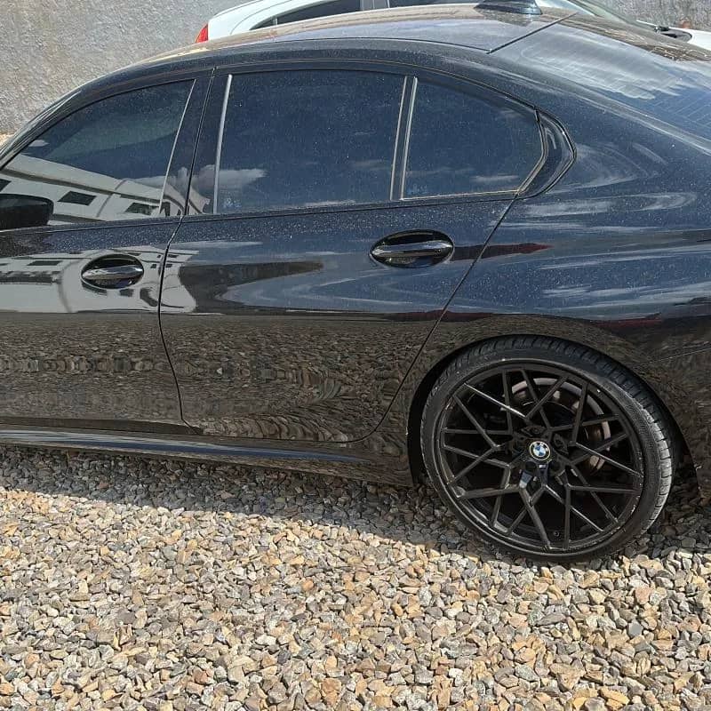 Imagem da campanha BMW 320 i série M