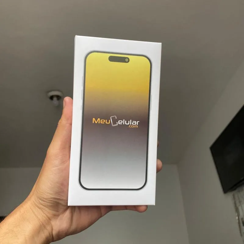 Imagem da campanha iPhone 14 na caixa