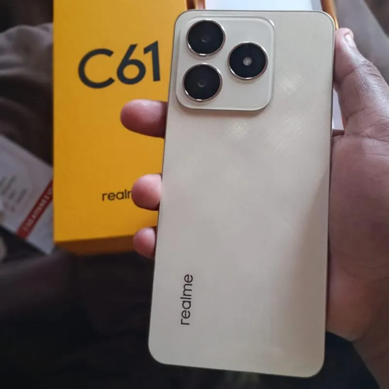 Imagem da campanha AçãoRealmeC61/lacrado