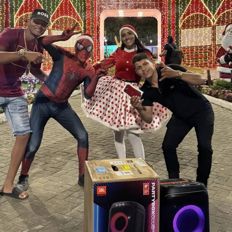 Imagem da campanha iIPhone 13 ou 1.500 reais ou a boombox