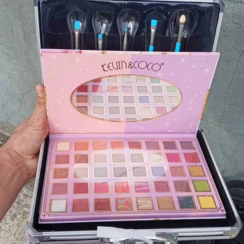 Imagem da campanha rifa 2 maleta de maquiagem