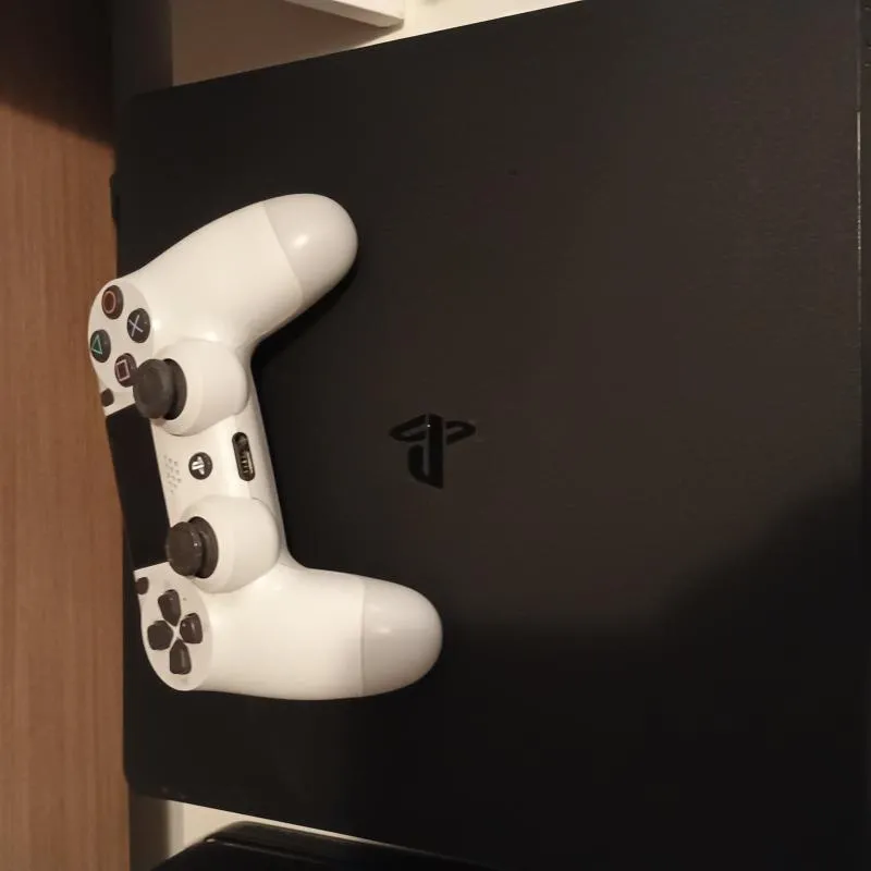 Imagem da campanha Campanha para tratamento psiquiátrico do Jovem Carlos. Concorra a um PlayStation 4 slim e um controle,  por apenas R$ 15,00