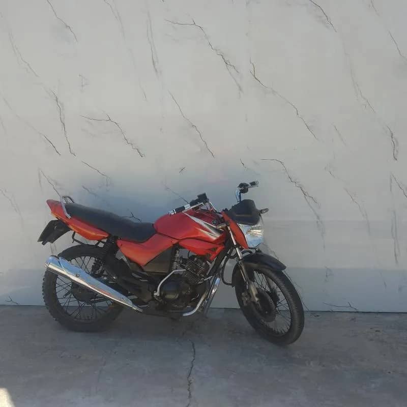 Imagem da campanha YBR 125 toda montadinha em dias