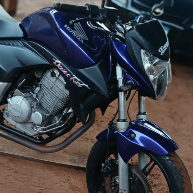 Imagem da campanha Cb300