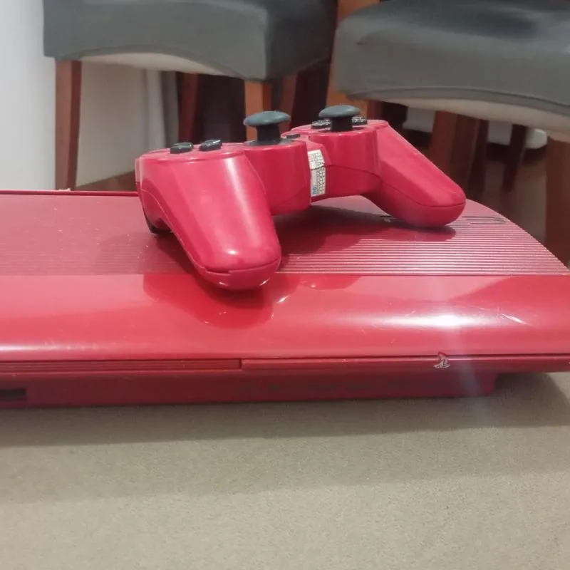 Imagem da campanha PlayStation 3 vermelho