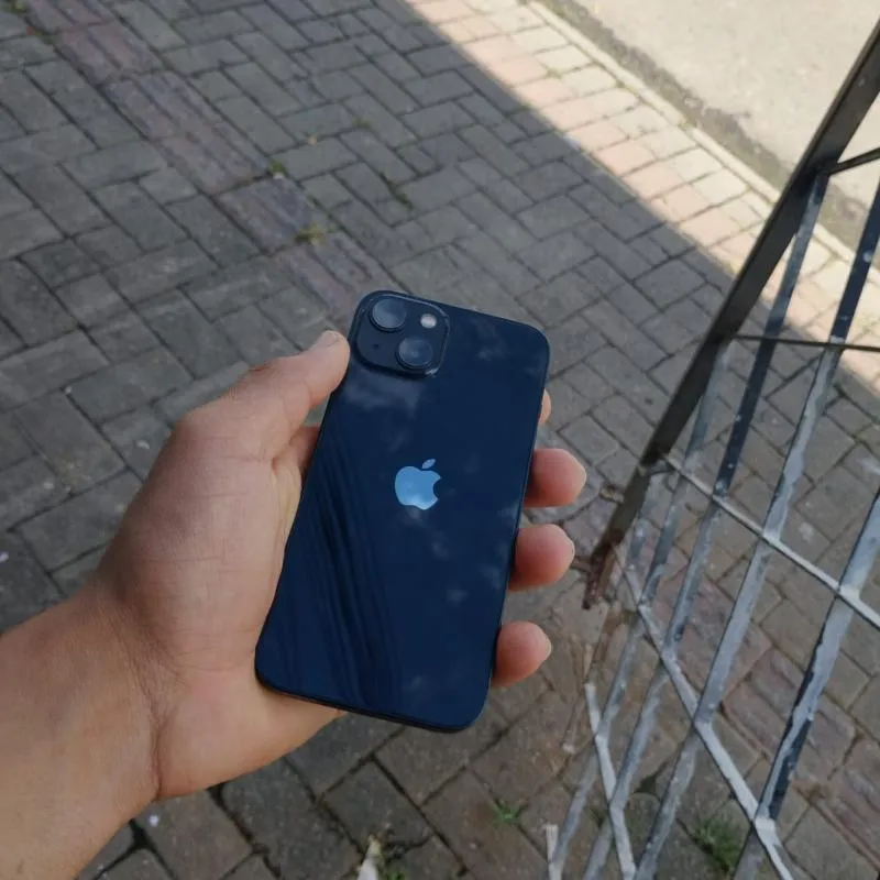 Imagem da campanha iPhone 13 por apenas 50 centavos