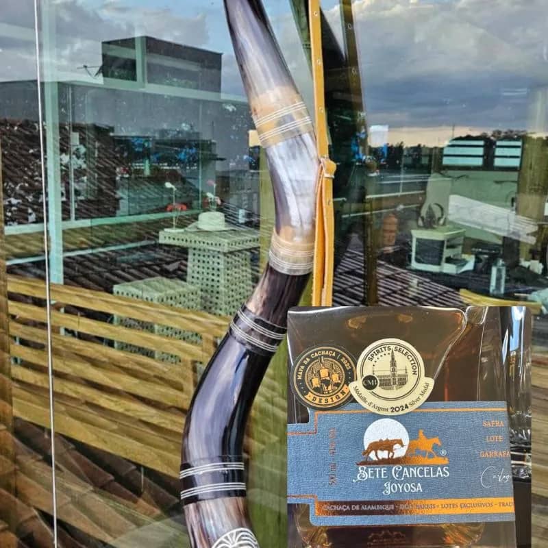 Imagem da campanha Vamos trazer a Ada e a Oklahoma para o Brasil 01 Berrantes Monteiro 01 Cachaça Sete Cancelas Joyosa