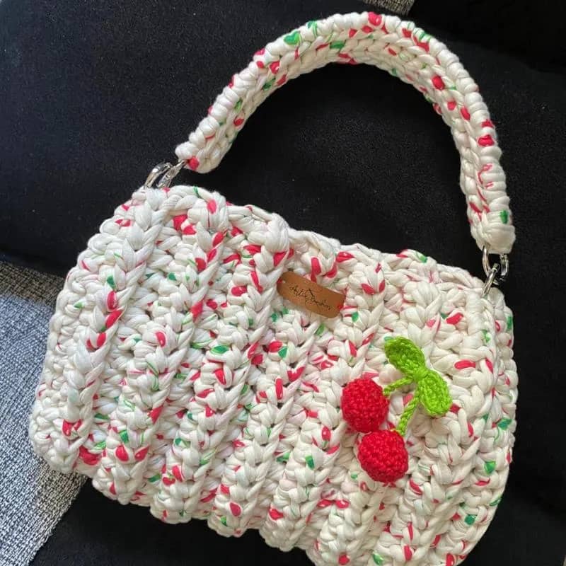 Imagem da campanha Bolsa Cereja + Porta Óculos