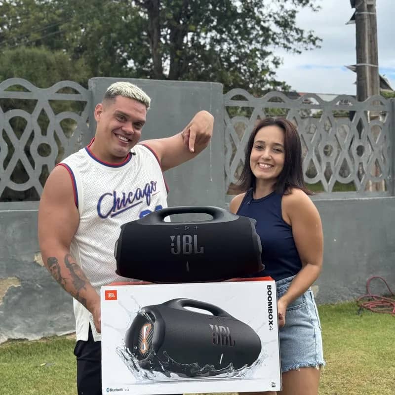 Imagem da campanha JBL BOMMBOX 4