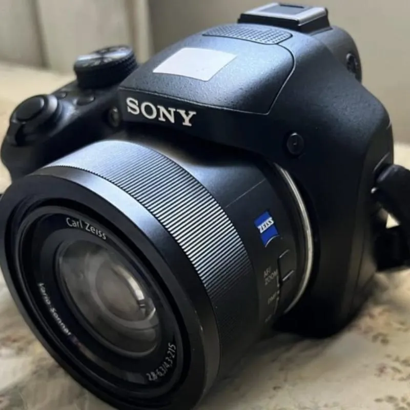 Imagem da campanha Sua chance sony cyber shot hx300 com tripe acessór