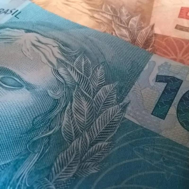 Imagem da campanha ajude layla