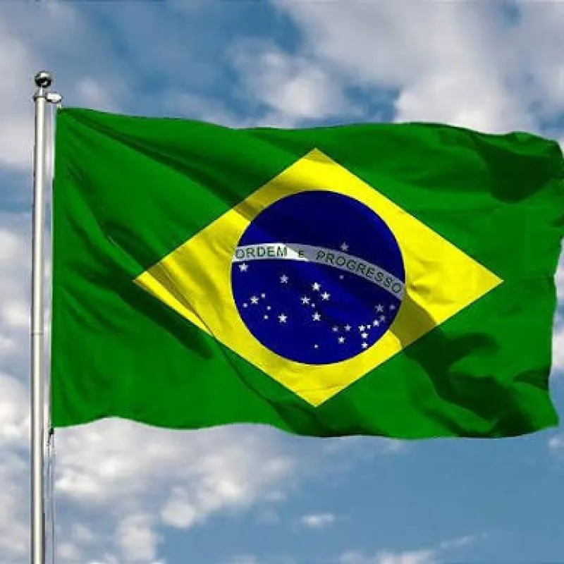 Imagem da campanha Comprar passagens para minha família que esta no Brasil, mulher e 3 criança