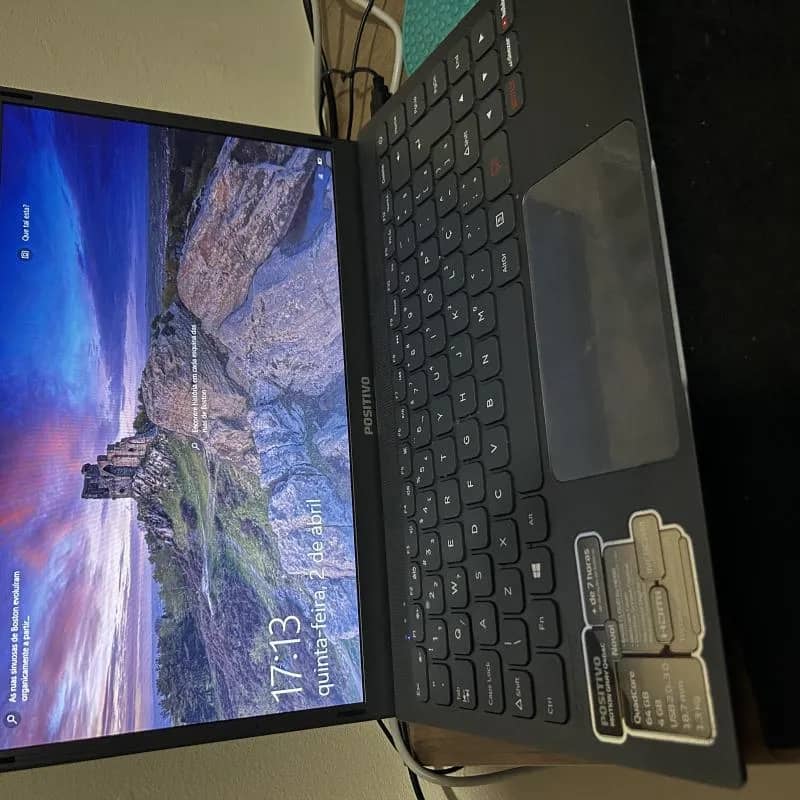 Imagem da campanha Positivo Motion Gray Q464C | Intel Quad Core | 4GB RAM | 64GB SSD/eMMC | Webcam HD | HDMI | Leve e compacto