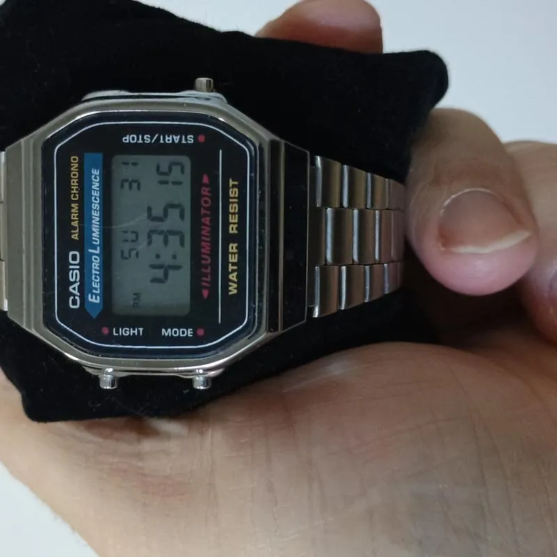 Imagem da campanha Casio 168 retrô