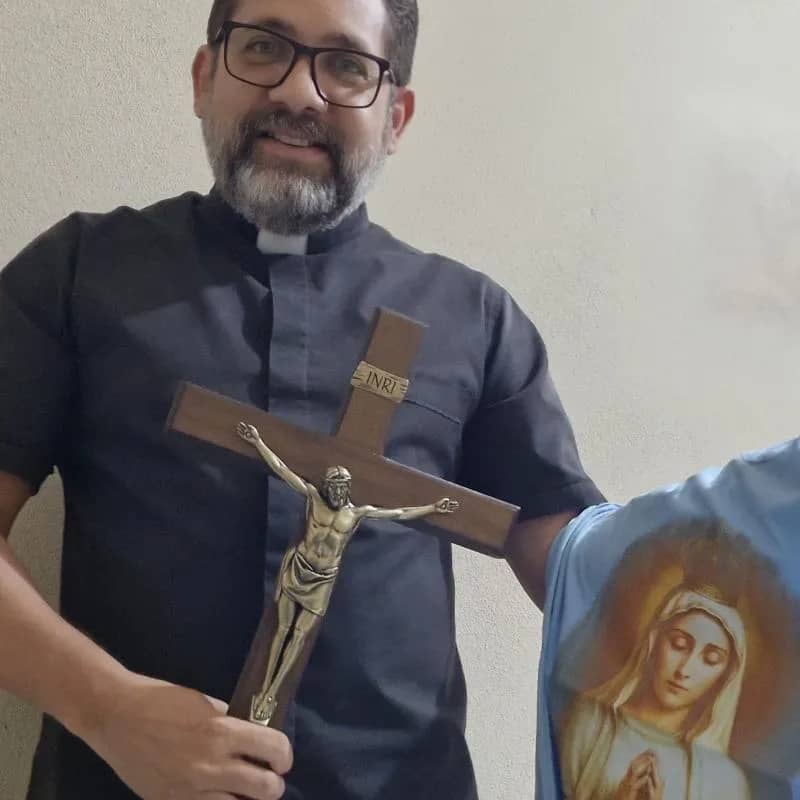 Imagem da campanha Rifa Crucifixo de parede de 48cm e uma blusa de Nossa Senhora