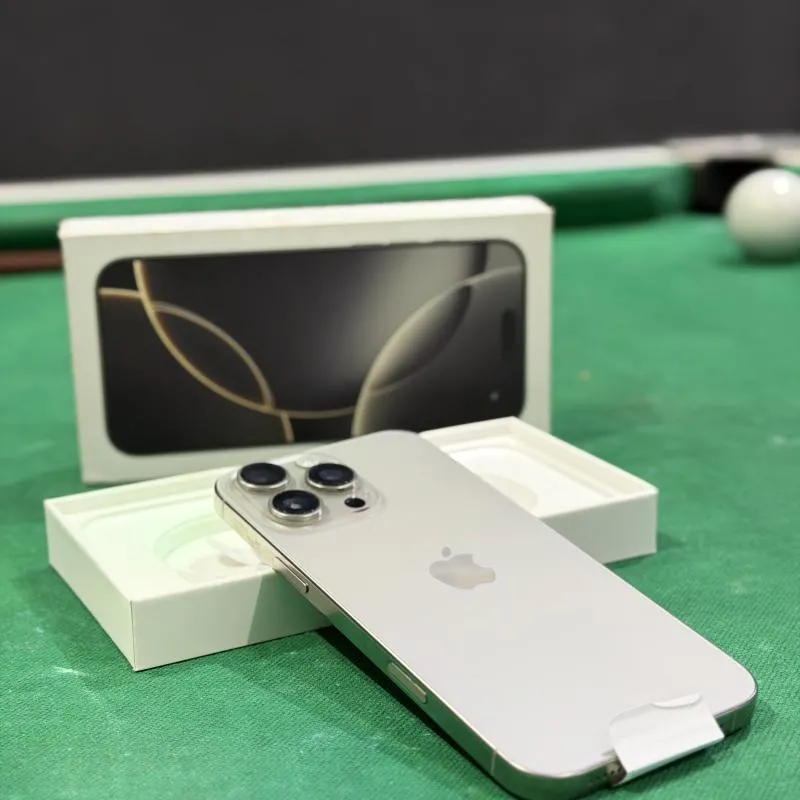 Imagem da campanha iPhone 16 pro max