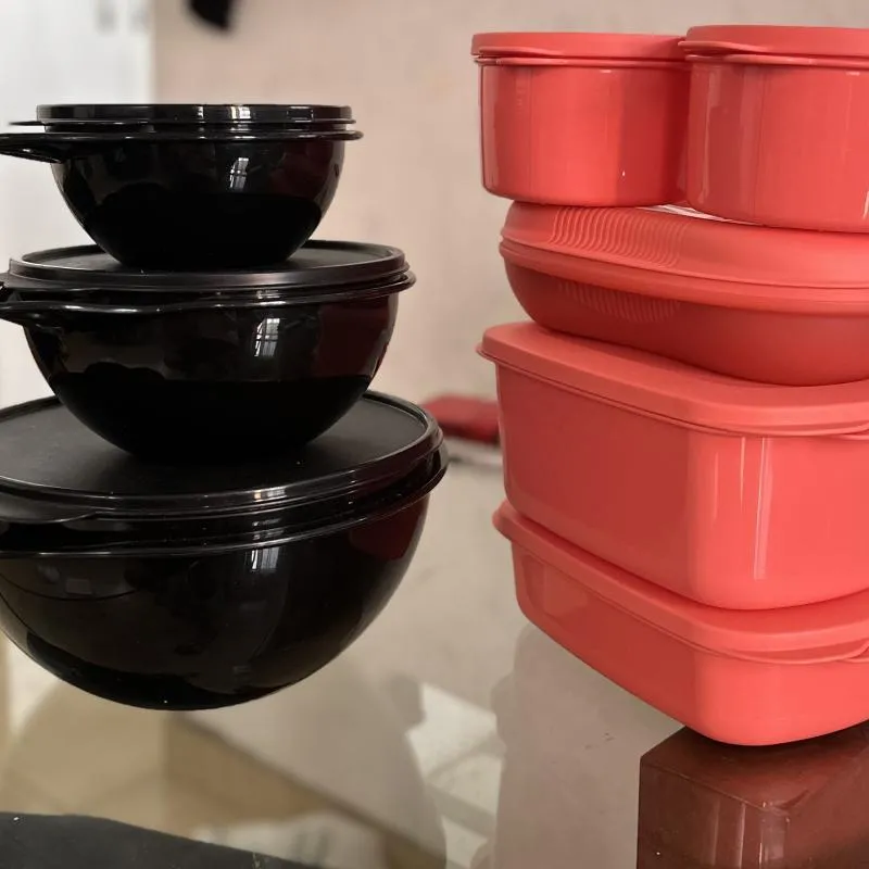 Imagem da campanha 2 kits de Tupperware (Preto e salmão)