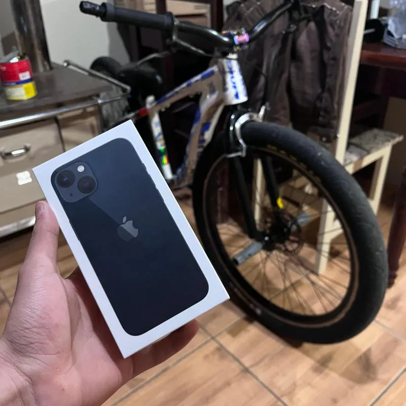 Imagem da campanha iPhone 13 na caixaa 🔥