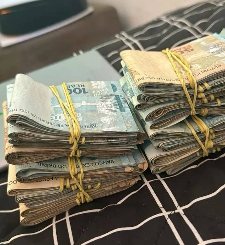 Imagem da campanha R$200 NO $PIX$